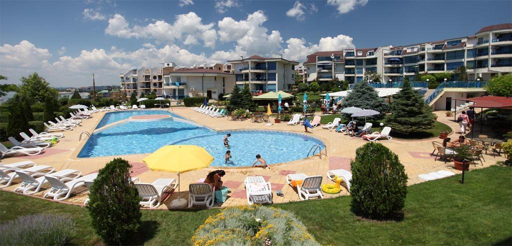 Holiday Apartment In Riviera Complex Sveti Vlas Exterior photo